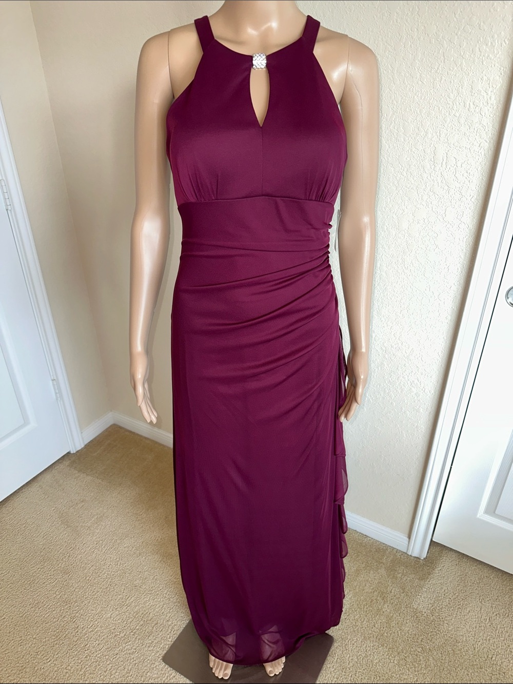 NWT Women's Sleeveless  Wine/ Burgundy Halter Evening Dress Size 8
